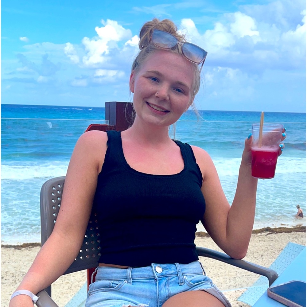 Meet your Posher, Brooke